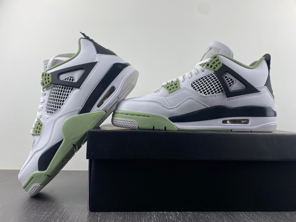 Air Jordan 4 WMNS Seafoam